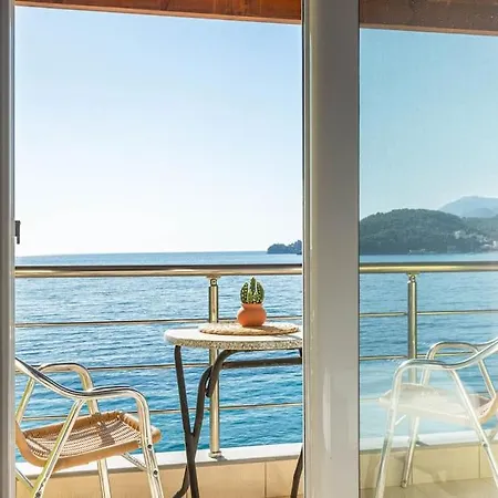 Lejlighed Potam'sea Bliss 32 - Front, Sun Beds & Parking